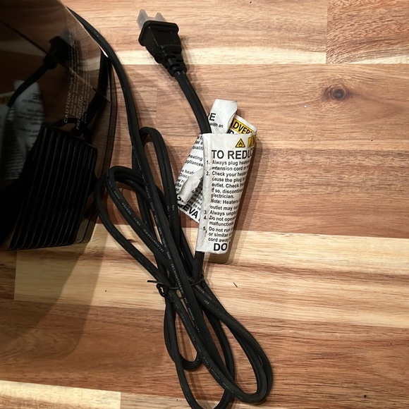 Lasko Warm Air Heater - Picture 9 of 13